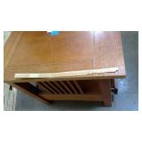 Mission Style Oak End Table with dra