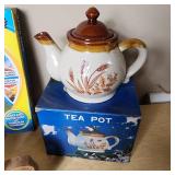 Ceramic Tea Pot, Mini  Mugs, Slip 