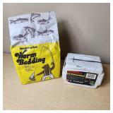 Frabill Lil Fisherman Worm Bedding Kit and Accessories