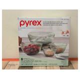 PYREX COLORS GLASS MIXING BOWLS WITH LIDS 8PC.