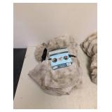 (2) BRENTWOOF WATERPROOF PET BLANKET & FURNITURE PROTECTOR OVERSIZED (CREAM/BROWN)
