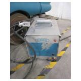 TENNANT 5680 FLOOR SCRUBBER