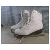 (CS) Jackson SoftSkates Figure Skat...