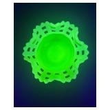 VINTAGE FENTON GREEN CUSTARD SATIN URANIUM GLASS BASKET WEAVE RUFFLED BOWL GLOWS!