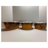 VINTAGE PYREX OLD ORCHARD 3-PIECE NESTING CASSEROLE SET WITH LIDS (1, 1.5, 2.5 QT)