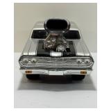 Muscle Machines 1:18 Scale 1965 Chevy Chevelle SS Wagon Silver Diecast Car Blower Street Rod