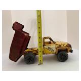 Vintage 1983 Tonka Construction Chevy Dump Truck #51070 Pressed Steel Yellow Red USA