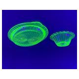 Vintage Uranium Green Depression Glass Swirl Pattern Platter & Bowl Set - Glows UV!