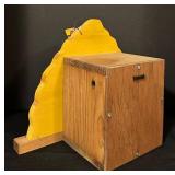 FR - Handcrafted Bee-Themed Wood Birdhouse and Wall Art Set