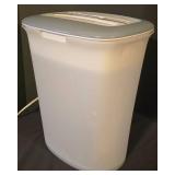 LL-FR - OfficeMax Paper Shredder Model OM99732