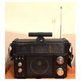 O - Vintage Realistic SW-100 Multiband Radio with Strap