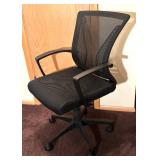 O - Black Mesh Office Chair