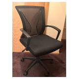 O - Black Mesh Office Chair