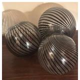 O - Set of 3 Decorative Black Swirl Glass Balls