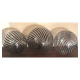 O - Set of 3 Decorative Black Swirl Glass Balls