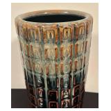 LR - Textured Ceramic Vase with Geometric Pattern