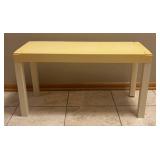 BR2 - Vintage Plastic Table