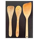 LR - Large Kitchen Utensil and Gadget Collection Including Colander, Measuring Cups, Oven Mitts and More!