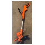 G - Black & Decker 14-Inch Electric Trimmer/Edger Model: GH900