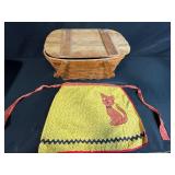 Wov-N-Wood Picnic Basket with Cat Print Apron