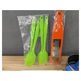 9 Piece Kitchen Accessories - Ice Cream Scoops, Grater, Thermometer, Spatulas - Brand New