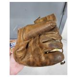 Vintage Collectibles Group: 1939 NY World