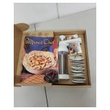 Pampered Chef Cookie Press with Discs and Recipes