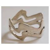 Modern Sterling Silver Ring with Unique Design Size 6