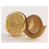 10k Gold Engraved Locket Signet Ring Size 6, 5.33 grams