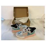 SSS. Size 5Y Nike Kyrie 8 Go (GS)-Photon Dust