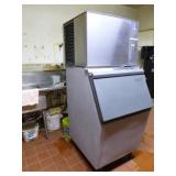 Manitowoc Ice Machine with Scotsman Ice Bin