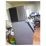 Manitowoc Ice Machine with Scotsman Ice Bin
