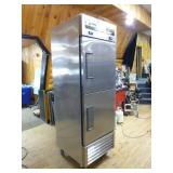 True Refrigerator/Freezer Combo