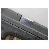 Springfield Armory XD .40 S&W Semi-Auto Pistol - 3 Magazines