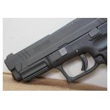 Springfield Armory XD .40 S&W Semi-Auto Pistol - 3 Magazines