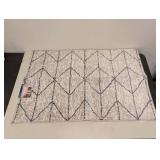 NEW MOHAWK AREA RUG LINEA DIAMONDS 30”x45”
