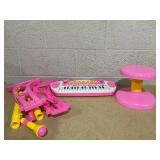 Qaba - Kids Toy Keyboard Piano Toddler Electronic Instrument with Stool, Microphone and Bright Flashlight