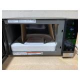 LG 2.0 cu. ft. NeoChef Countertop Microwave with Smart Inverter and Sensor Cooking
