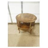 Vintage French Provincial Style Round Accent Table. 28"x 26"