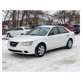 2010 HYUNDAI SONATA GLS *No Accidents* (NO RESERVE)
