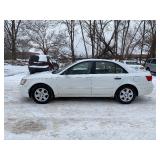 2010 HYUNDAI SONATA GLS *No Accidents* (NO RESERVE)