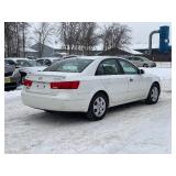 2010 HYUNDAI SONATA GLS *No Accidents* (NO RESERVE)