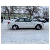 2010 HYUNDAI SONATA GLS *No Accidents* (NO RESERVE)