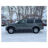 2006 NISSAN PATHFINDER LE *No Accidents | All Wheel Drive* (NO RESERVE)