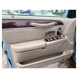 2009 LINCOLN TOWN CAR SIGNATURE LIMITED (NO RESERVE)