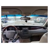 2009 LINCOLN TOWN CAR SIGNATURE LIMITED (NO RESERVE)