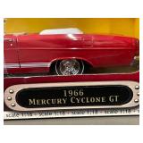 Road Signature Deluxe Edition 1966 Mercury Cyclone GT - 1:18 Die-Cast