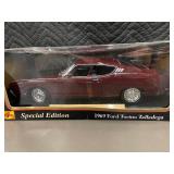 Maisto 1969 Ford Torino Talladega Special Edition 1:18 Scale Die-Cast