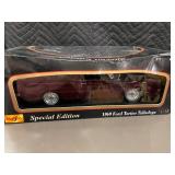 Maisto 1969 Ford Torino Talladega Special Edition 1:18 Scale Die-Cast