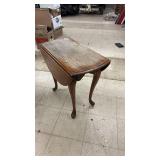 Set of 3 Vintage Wood Drop Leaf Side Tables with Queen Anne Legs